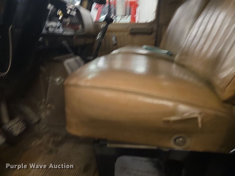 image for item DO7766 1982 International S1900 pumper fire truck