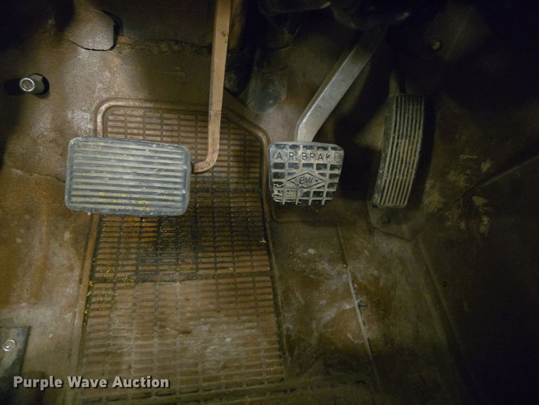 image for item DO7766 1982 International S1900 pumper fire truck