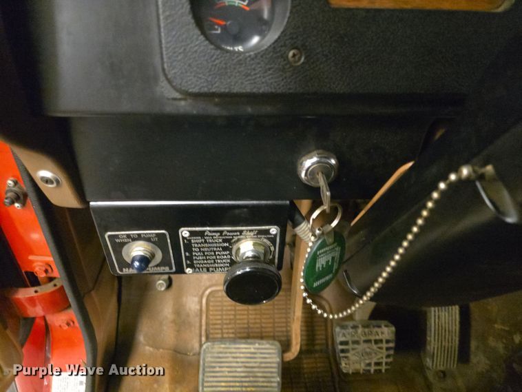 image for item DO7766 1982 International S1900 pumper fire truck