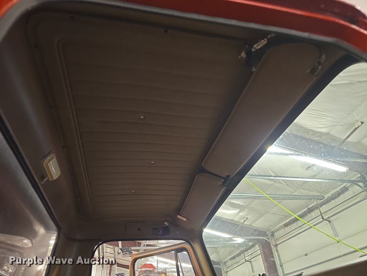 image for item DO7766 1982 International S1900 pumper fire truck