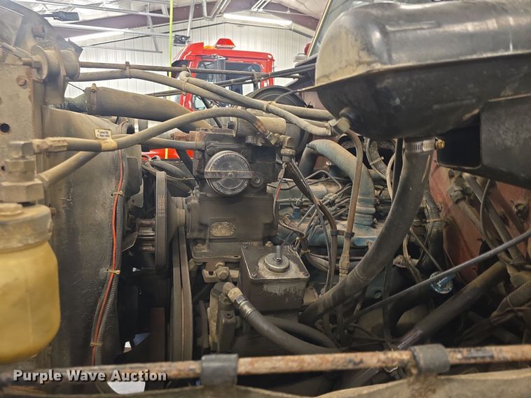 image for item DO7766 1982 International S1900 pumper fire truck