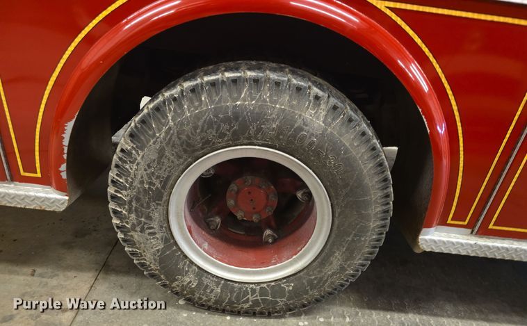 image for item DO7766 1982 International S1900 pumper fire truck