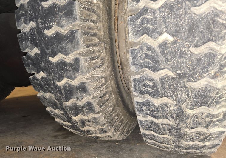 image for item DO7766 1982 International S1900 pumper fire truck