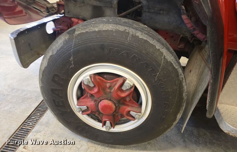 image for item DO7766 1982 International S1900 pumper fire truck