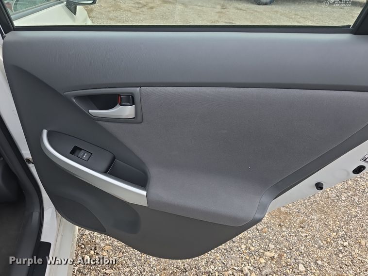 image for item DO8205 2011 Toyota Prius 