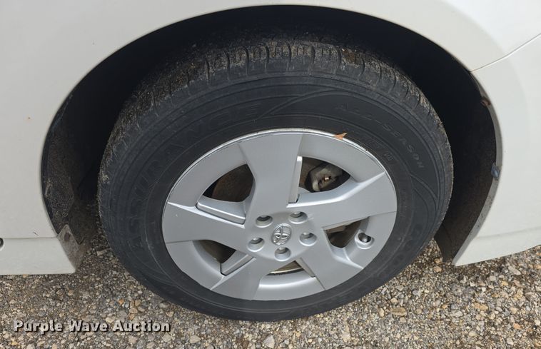 image for item DO8205 2011 Toyota Prius 