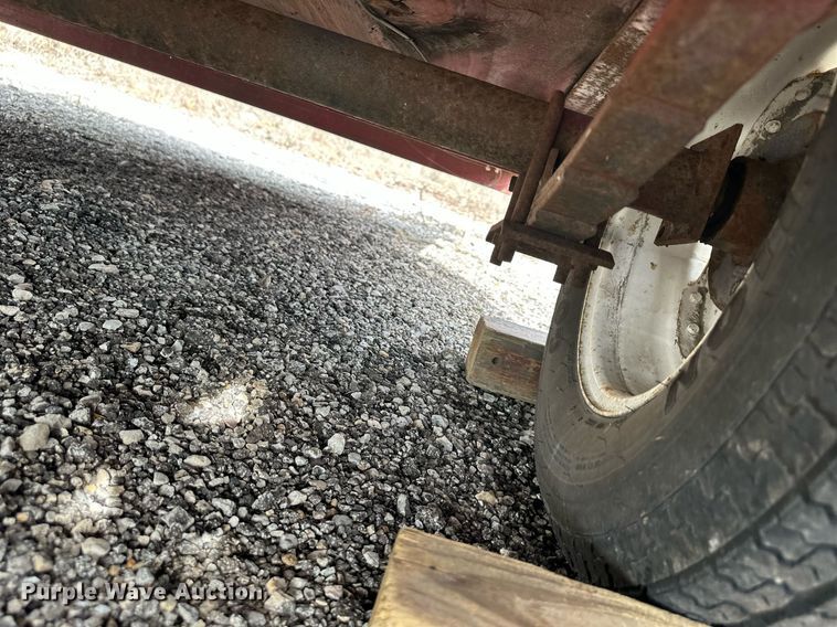 image for item DQ6605 1999 Texas Bragg Enterprise utility trailer