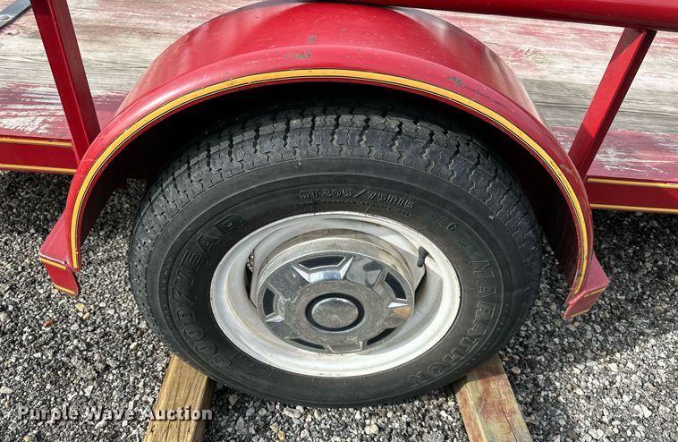 image for item DQ6605 1999 Texas Bragg Enterprise utility trailer