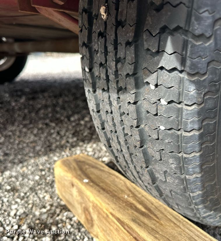 image for item DQ6605 1999 Texas Bragg Enterprise utility trailer