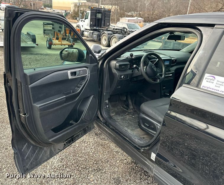image for item DQ6606 2020 Ford Explorer Police Interceptor SUV