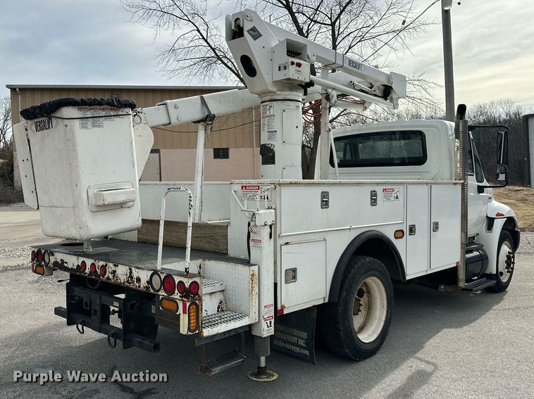 image for item DQ6609 2009 International 4300 bucket truck