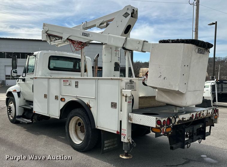 image for item DQ6609 2009 International 4300 bucket truck