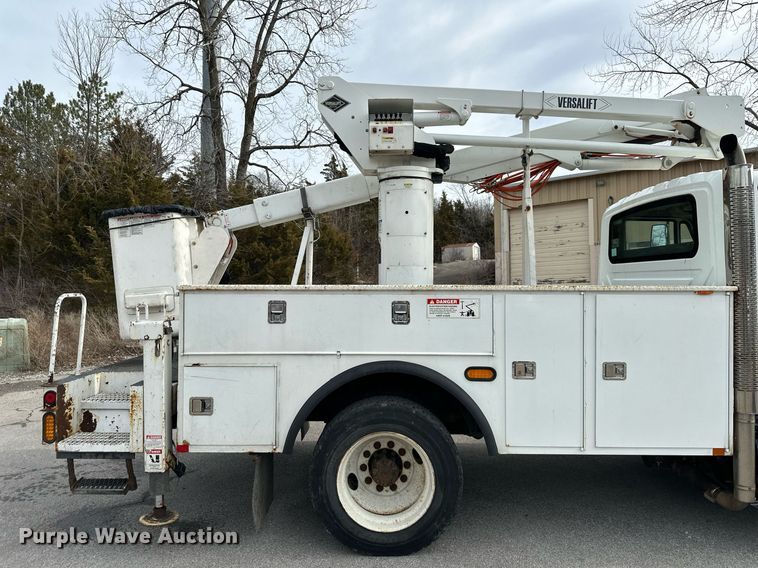 image for item DQ6609 2009 International 4300 bucket truck