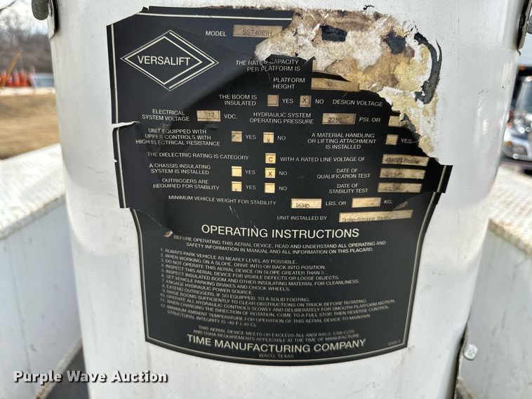 image for item DQ6609 2009 International 4300 bucket truck