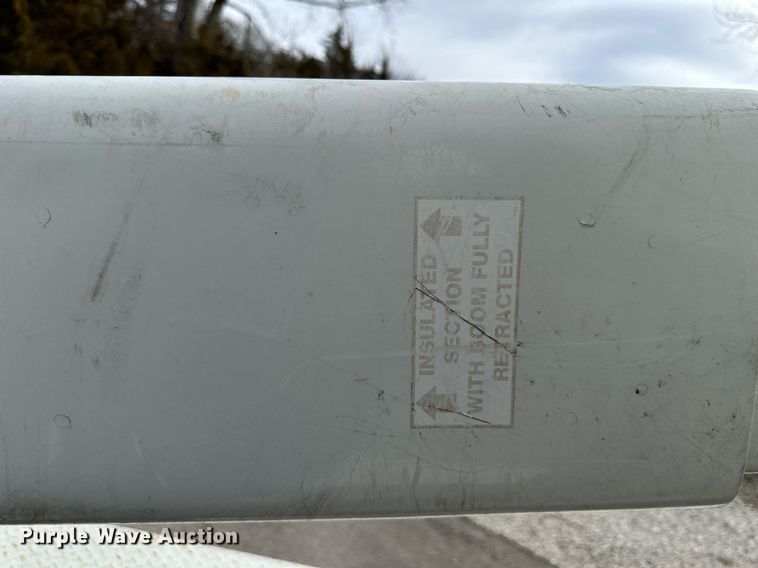 image for item DQ6609 2009 International 4300 bucket truck