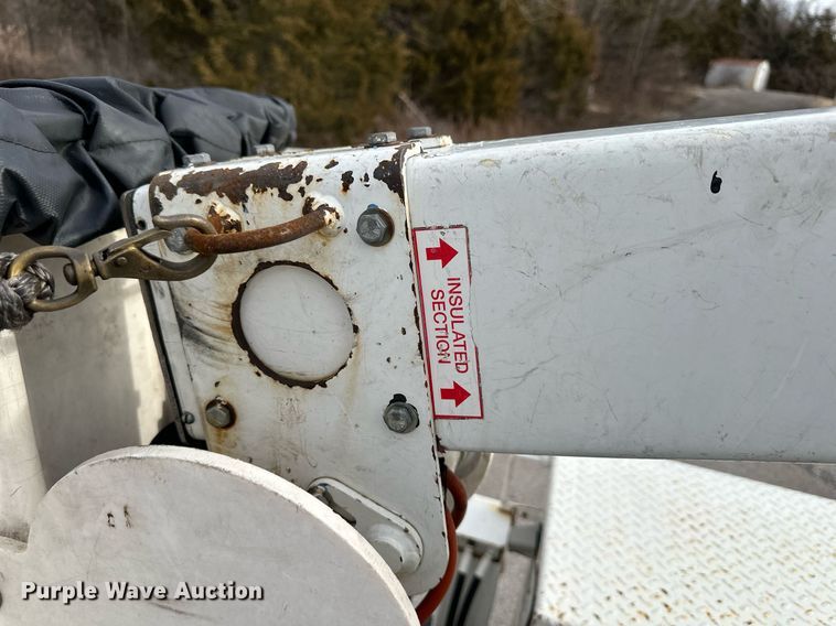 image for item DQ6609 2009 International 4300 bucket truck