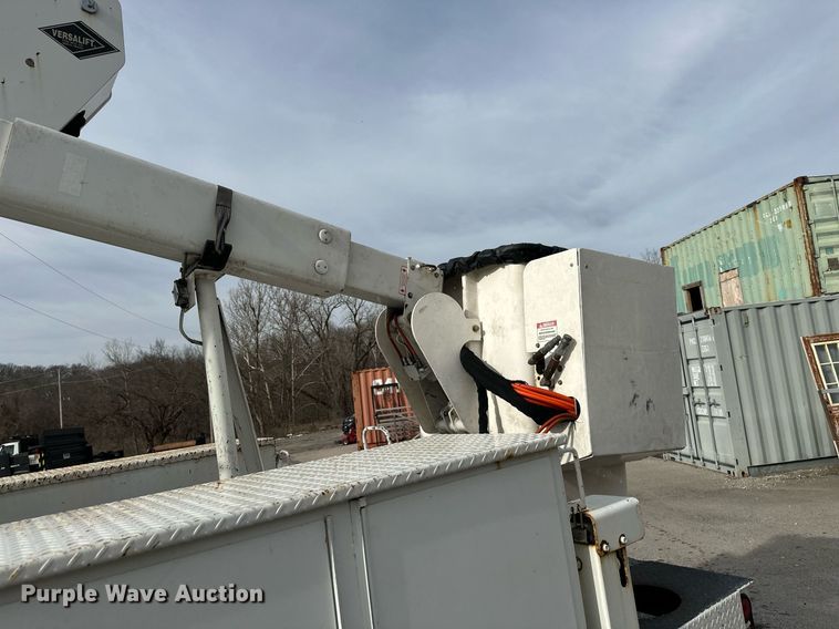 image for item DQ6609 2009 International 4300 bucket truck