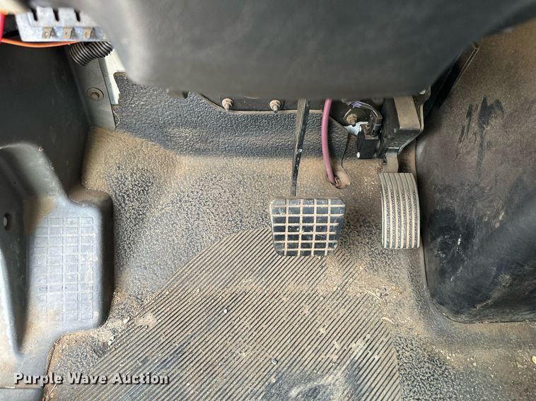 image for item DQ6609 2009 International 4300 bucket truck