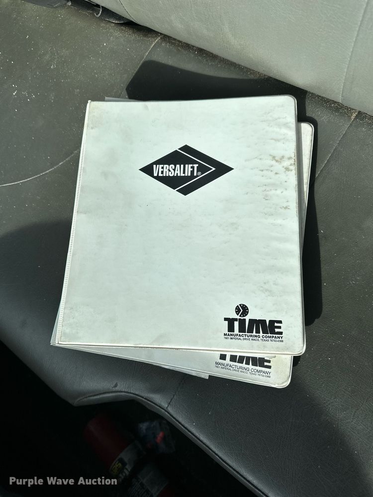 image for item DQ6609 2009 International 4300 bucket truck