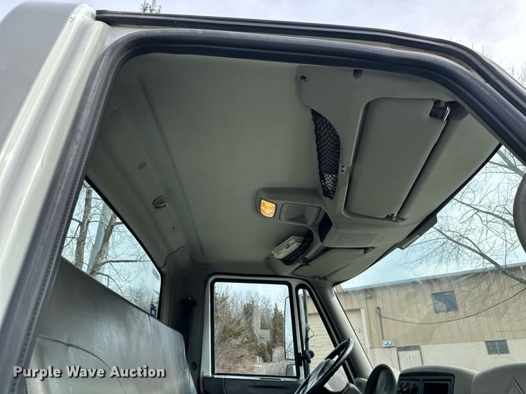 image for item DQ6609 2009 International 4300 bucket truck