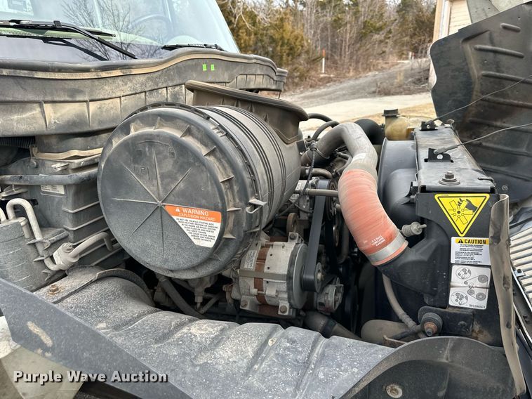 image for item DQ6609 2009 International 4300 bucket truck