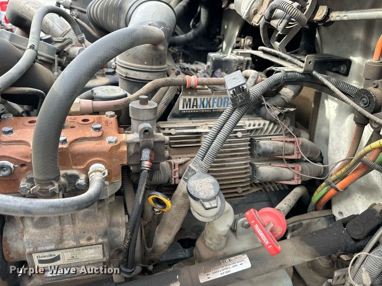 image for item DQ6609 2009 International 4300 bucket truck