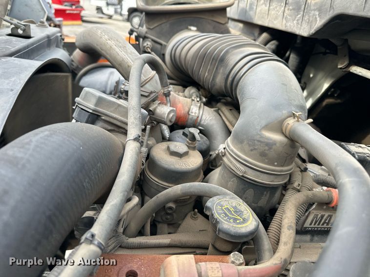 image for item DQ6609 2009 International 4300 bucket truck