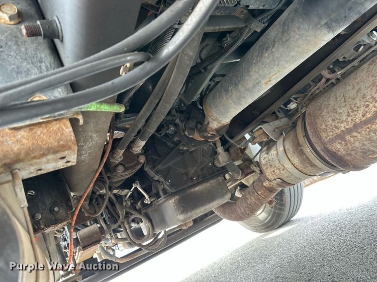 image for item DQ6609 2009 International 4300 bucket truck