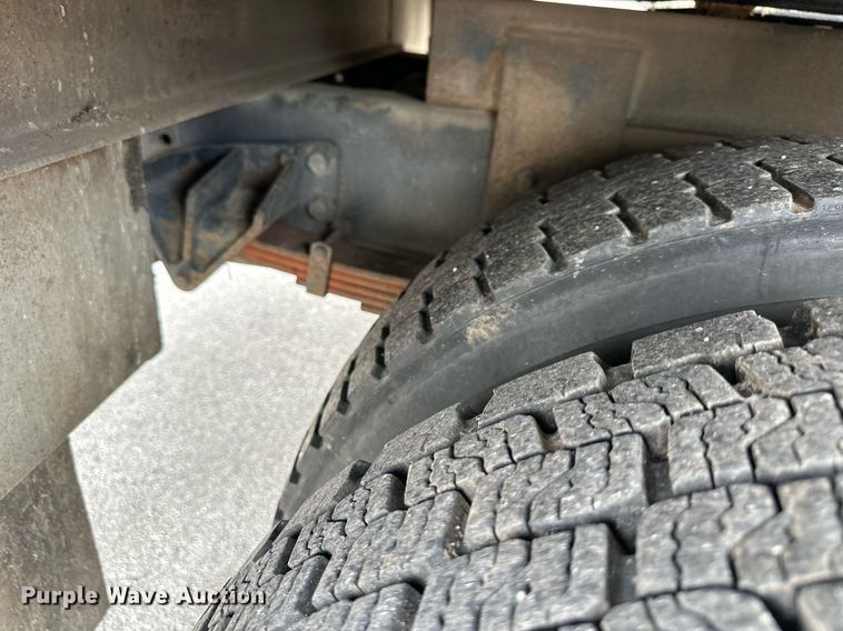 image for item DQ6609 2009 International 4300 bucket truck