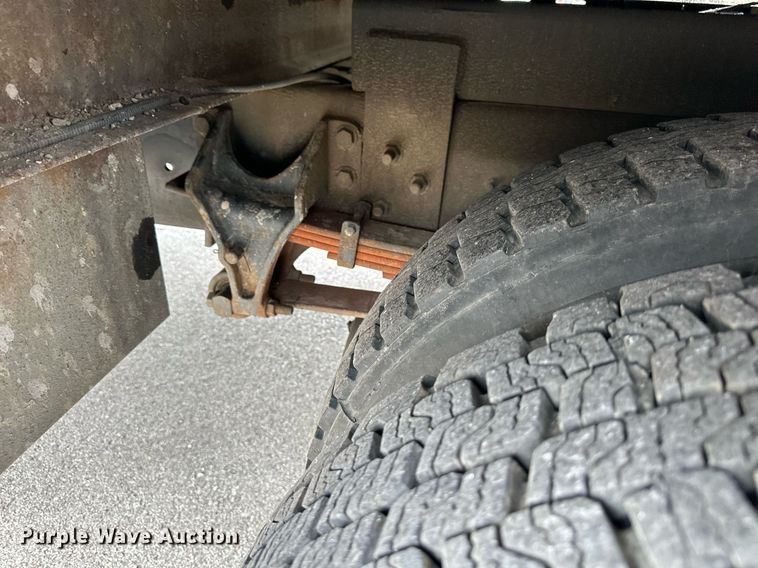 image for item DQ6609 2009 International 4300 bucket truck