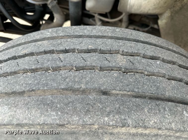 image for item DQ6609 2009 International 4300 bucket truck