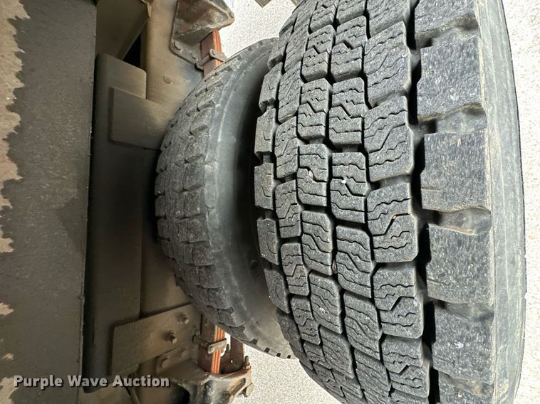 image for item DQ6609 2009 International 4300 bucket truck