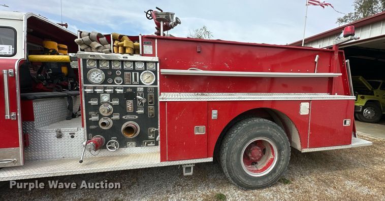 image for item DR2740 1982 Ford 8000 pumper fire truck