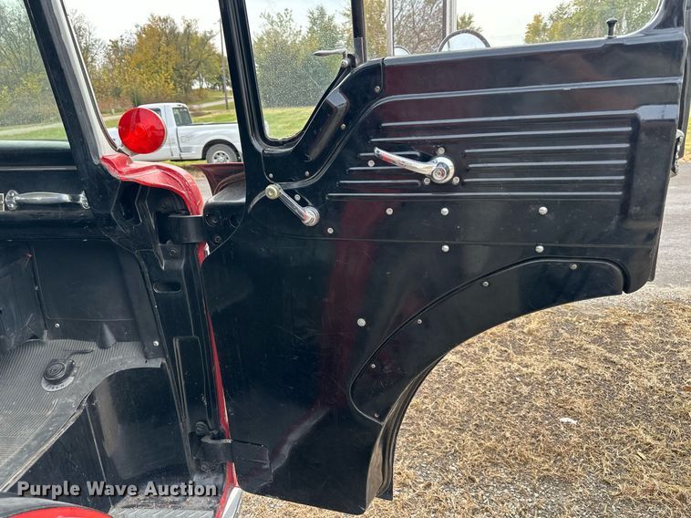 image for item DR2740 1982 Ford 8000 pumper fire truck