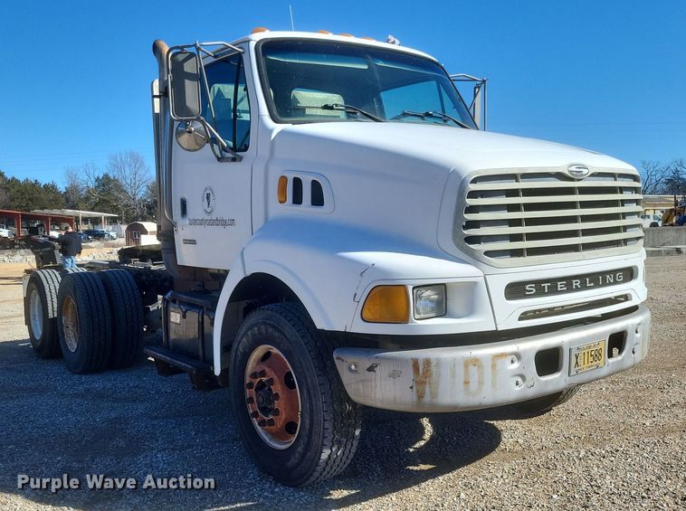 image for item DS5206 2002 Sterling LT9 semi truck