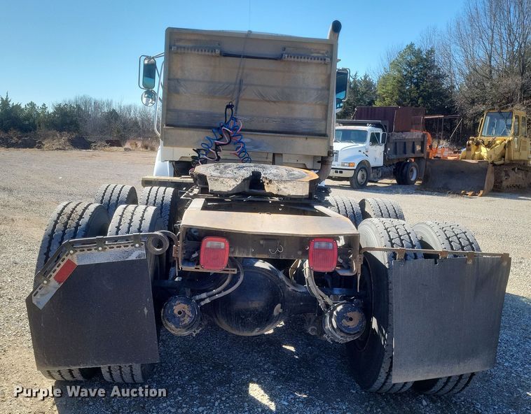 image for item DS5206 2002 Sterling LT9 semi truck