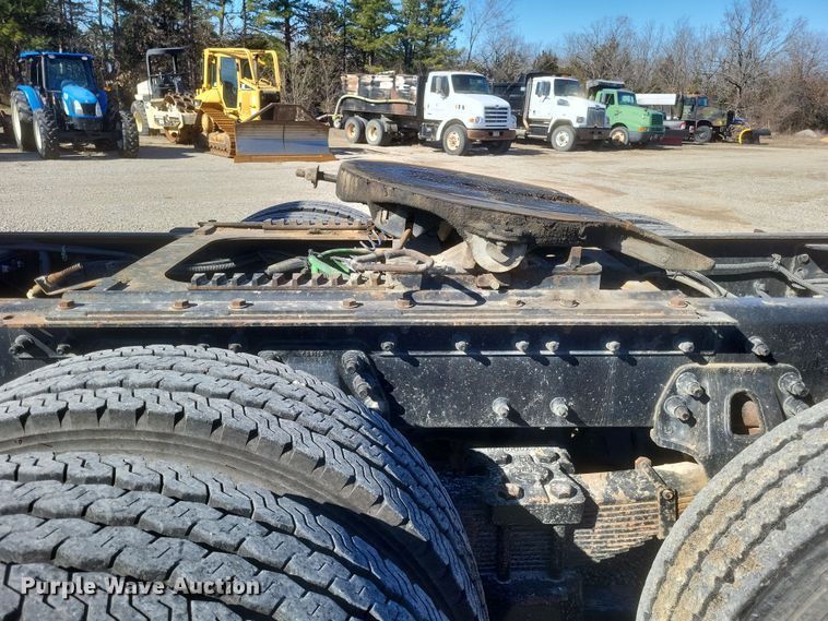 image for item DS5206 2002 Sterling LT9 semi truck