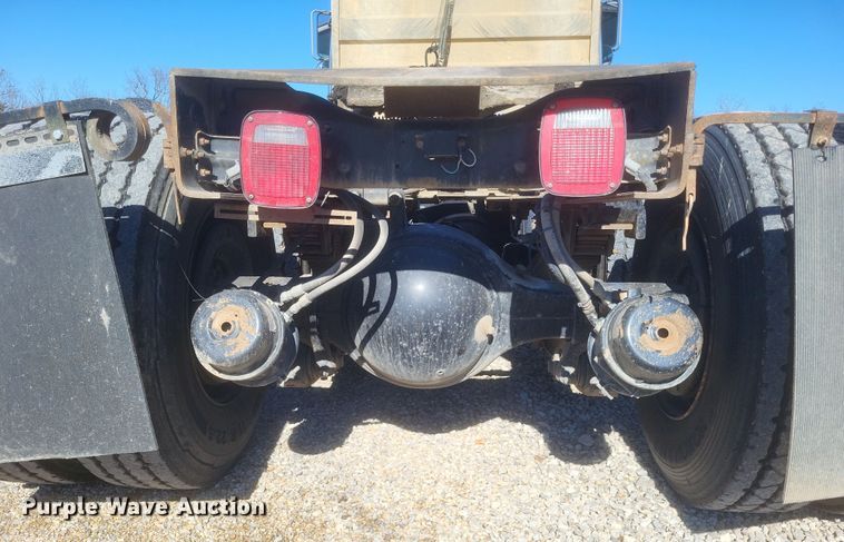 image for item DS5206 2002 Sterling LT9 semi truck