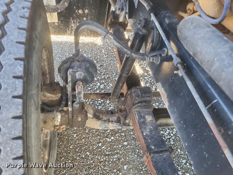 image for item DS5206 2002 Sterling LT9 semi truck