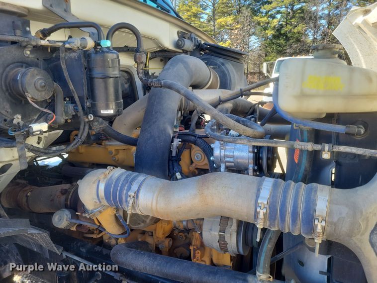 image for item DS5206 2002 Sterling LT9 semi truck