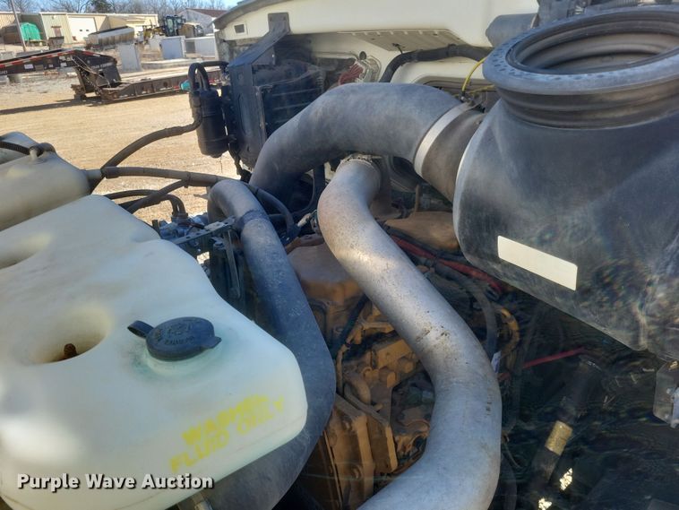 image for item DS5206 2002 Sterling LT9 semi truck