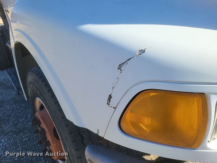 image for item DS5206 2002 Sterling LT9 semi truck