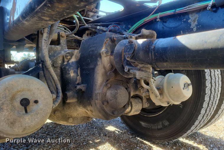 image for item DS5206 2002 Sterling LT9 semi truck