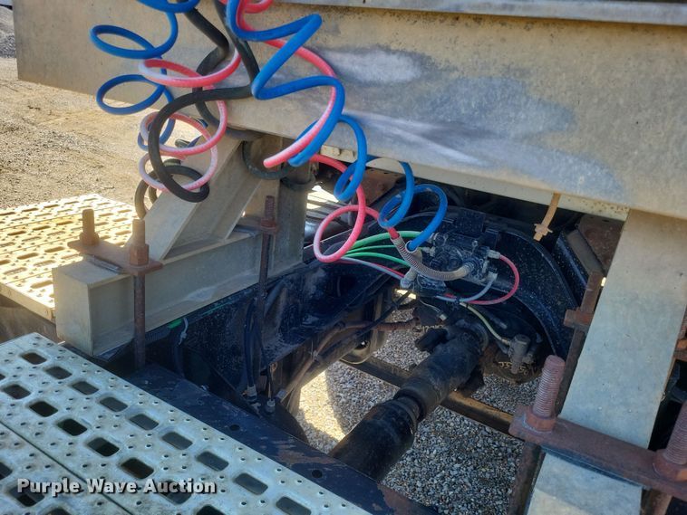 image for item DS5206 2002 Sterling LT9 semi truck