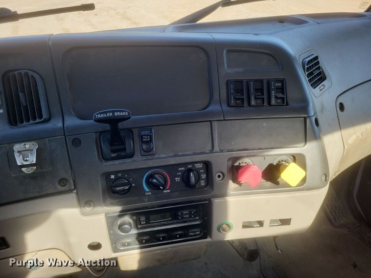 image for item DS5206 2002 Sterling LT9 semi truck