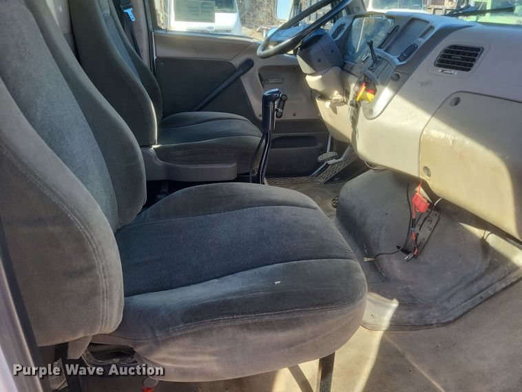 image for item DS5206 2002 Sterling LT9 semi truck