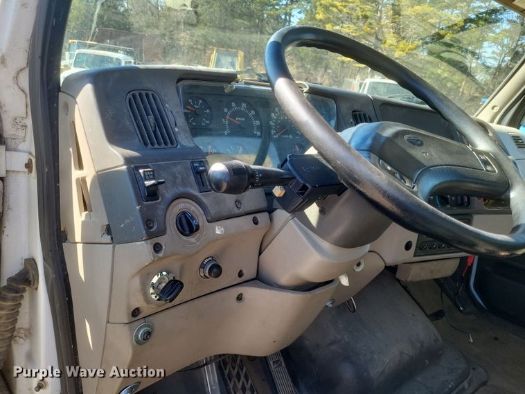 image for item DS5206 2002 Sterling LT9 semi truck