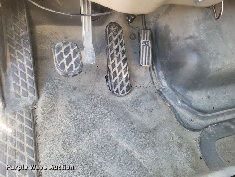 image for item DS5206 2002 Sterling LT9 semi truck