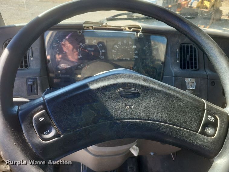 image for item DS5206 2002 Sterling LT9 semi truck