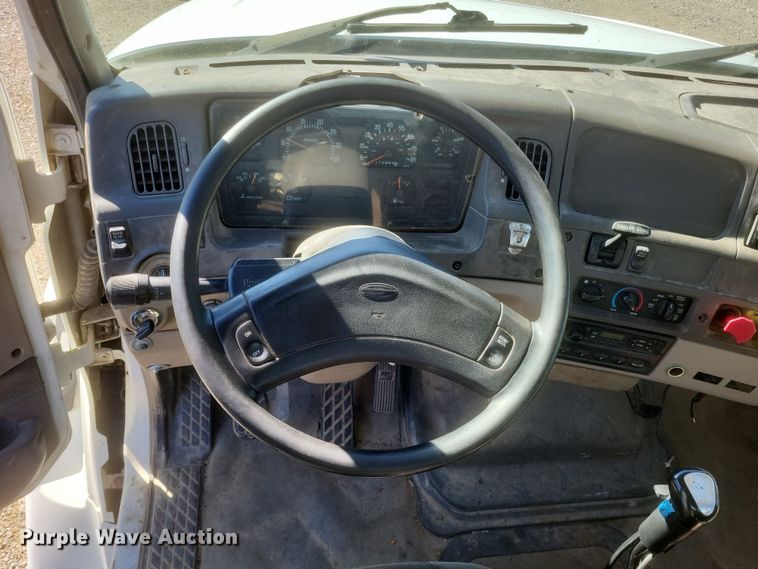 image for item DS5206 2002 Sterling LT9 semi truck